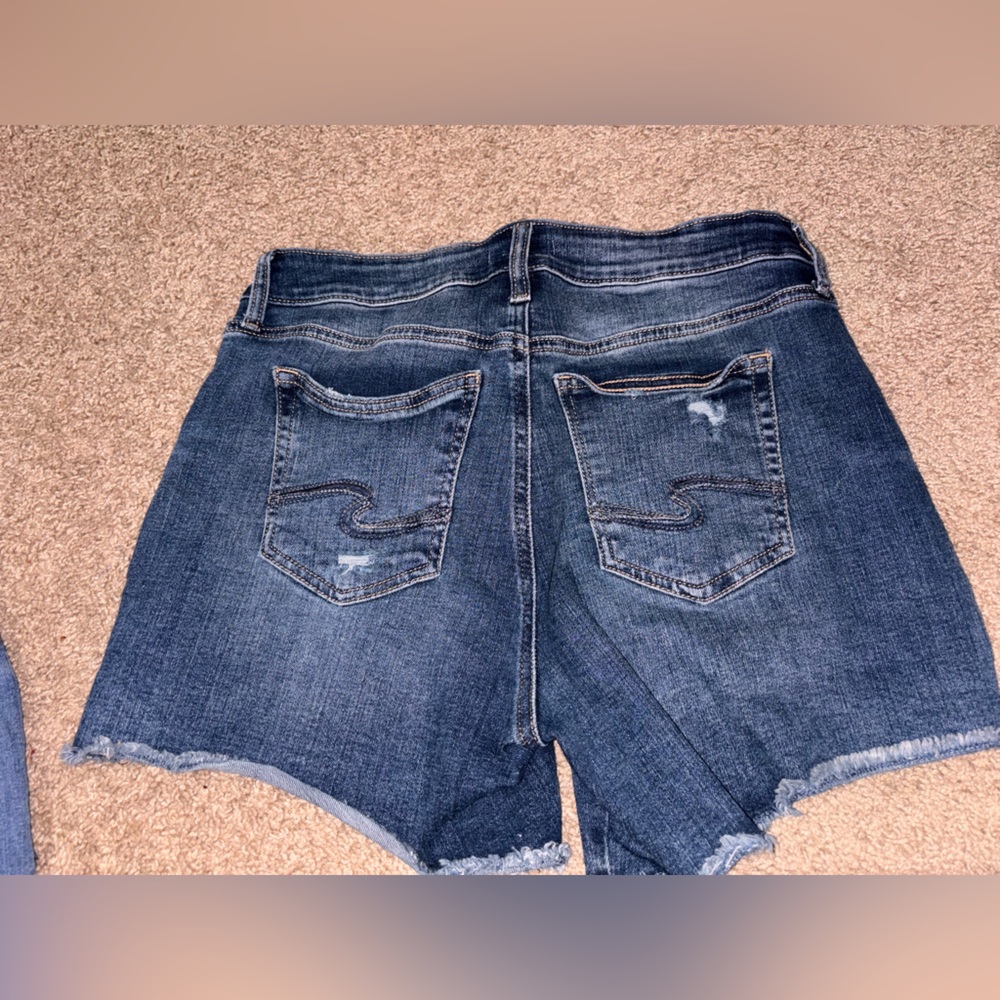 Silver Jeans Medium Blue Frayed Hem Denim Shorts - Picture 3 of 4